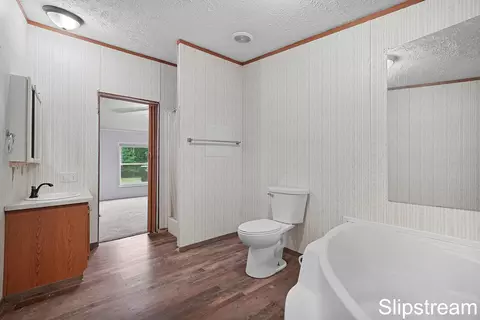 5705 E Riverside Dr, Lyons, MI 48851 photo 11