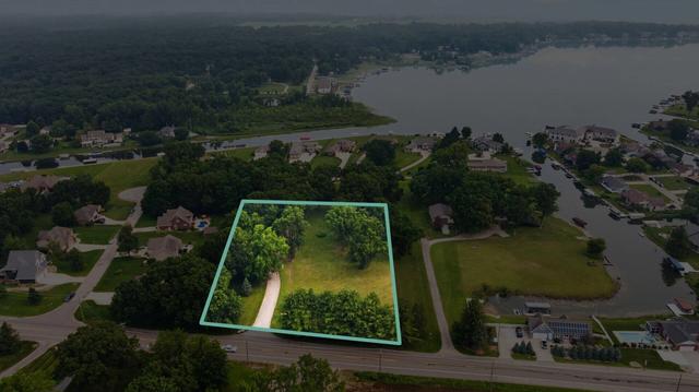69027 S Beach Dr, Edwardsburg, MI 49112
