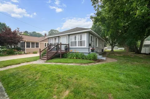 312 Sigsbee Ave NE, Rockford, MI 49341