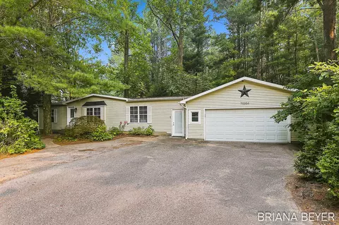 70354 16th Ave, South Haven, MI 49090