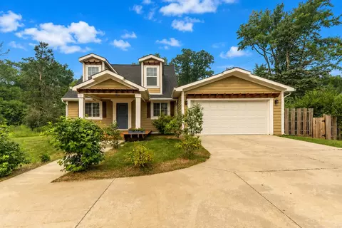1 Maple Village Ct, Ann Arbor, MI 48103
