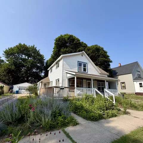615 E Melendy St, Ludington, MI 49431