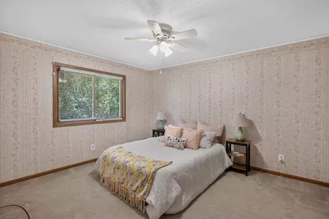 Bedroom - 2367 Loomis Rd, Jackson, MI 49201 photo 1 of 8