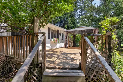 Exterior - 2367 Loomis Rd, Jackson, MI 49201 photo 5 of 11