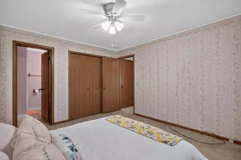 Bedroom - 2367 Loomis Rd, Jackson, MI 49201 photo 3 of 8