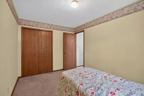 Bedroom - 2367 Loomis Rd, Jackson, MI 49201 photo 8 of 8