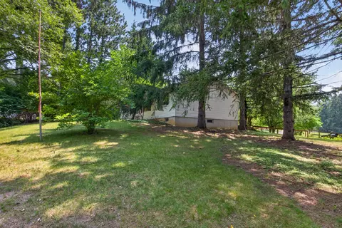 Exterior - 2367 Loomis Rd, Jackson, MI 49201 photo 10 of 11