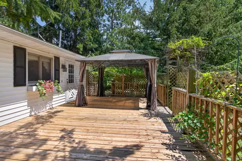 Exterior - 2367 Loomis Rd, Jackson, MI 49201 photo 2 of 11