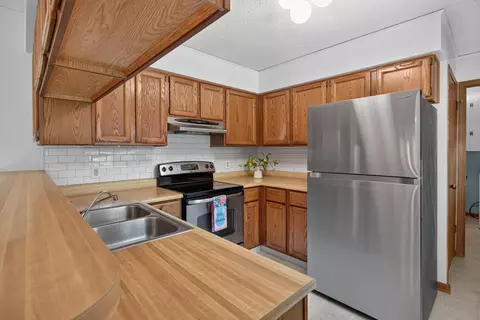 Kitchen - 2367 Loomis Rd, Jackson, MI 49201 photo 1 of 3
