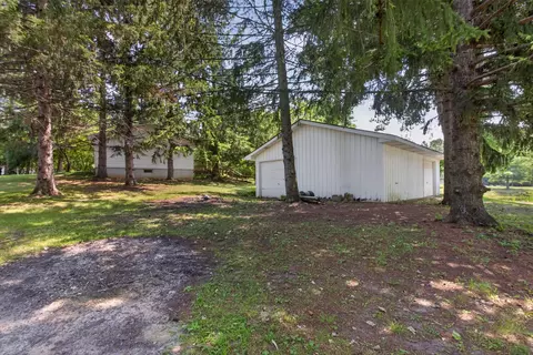 Exterior - 2367 Loomis Rd, Jackson, MI 49201 photo 7 of 11