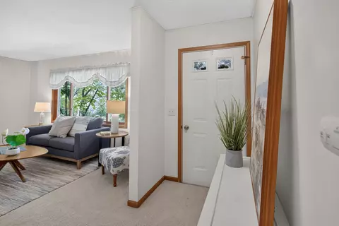 Entry Way - 2367 Loomis Rd, Jackson, MI 49201 photo 1 of 1