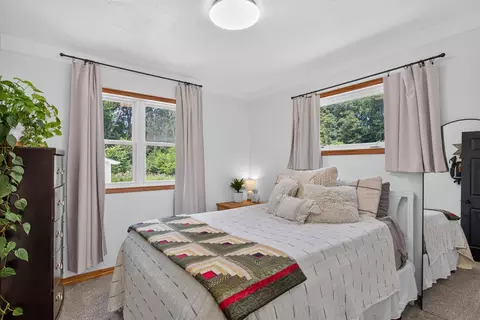 Bedroom - 2430 Kibby Rd, Jackson, MI 49203 photo 1 of 6