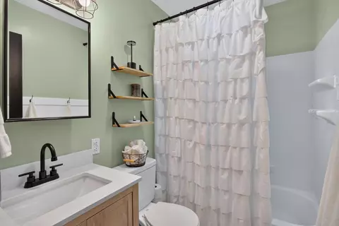 Bath - 2430 Kibby Rd, Jackson, MI 49203 photo 1 of 2