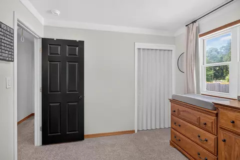Bedroom - 2430 Kibby Rd, Jackson, MI 49203 photo 6 of 6