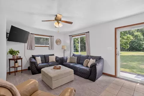 Living - 2430 Kibby Rd, Jackson, MI 49203 photo 1 of 3