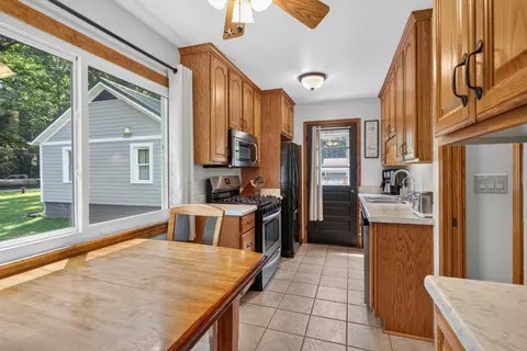 Kitchen - 2430 Kibby Rd, Jackson, MI 49203 photo 1 of 4