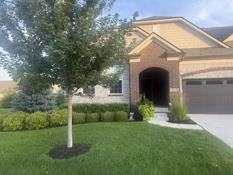 40589 Aster Ct, Clinton Twp, MI 48036
