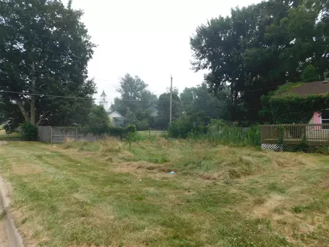 Exterior - 700 8th St, Three Rivers, MI 49093 photo 10 of 11