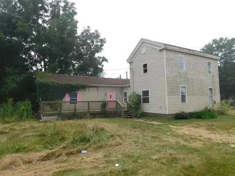Exterior - 700 8th St, Three Rivers, MI 49093 photo 7 of 11