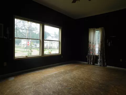 Living - 700 8th St, Three Rivers, MI 49093 photo 2 of 6