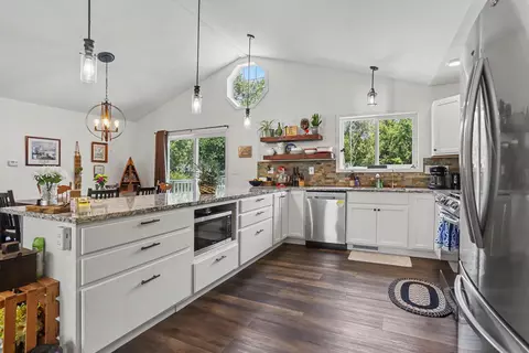 Kitchen - 27797 M-60, Mendon, MI 49072 photo 2 of 3