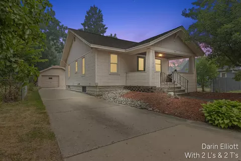 910 W Lincoln Ave, Ionia, MI 48846