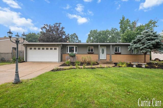 2751 Northville Dr NE, Grand Rapids, MI 49525