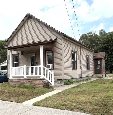 52 Iona Ave, Muskegon, MI 49442