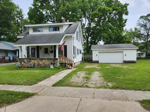 370 Sigsbee St, Rockford, MI 49341