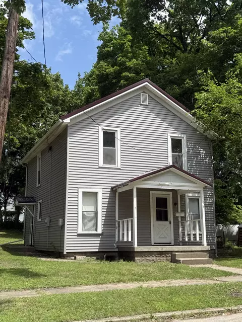 93 Howder St, Hillsdale, MI 49242
