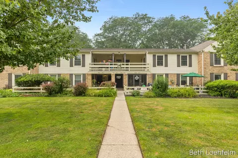 2551 Abbington Dr SE, Grand Rapids, MI 49506