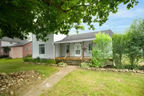 1011 E Copeland Rd, Montgomery, MI 49255