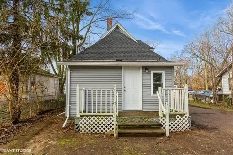 979 Lavette Ave, Benton Harbor, MI 49022 photo 3