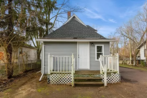 979 Lavette Ave, Benton Harbor, MI 49022 photo 3
