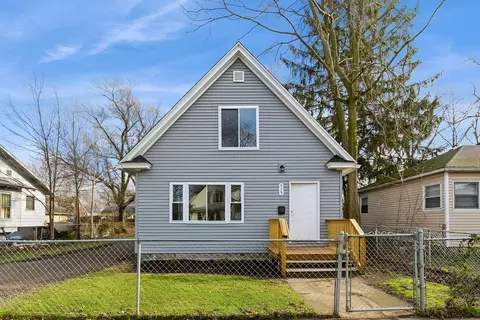 979 Lavette Ave, Benton Harbor, MI 49022 photo 2