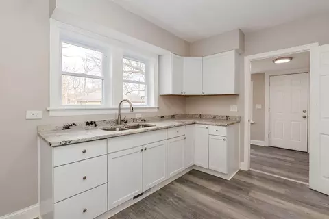 979 Lavette Ave, Benton Harbor, MI 49022 photo 8
