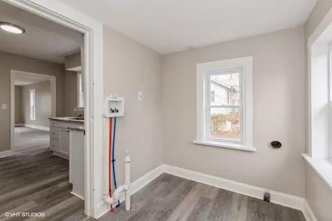979 Lavette Ave, Benton Harbor, MI 49022 photo 9