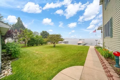 Exterior - 14 Ackerson Lake Rd, Jackson, MI 49201 photo 5 of 15