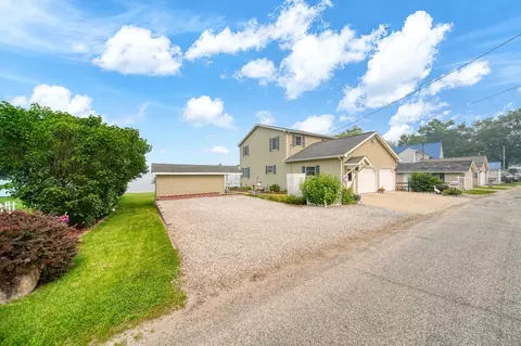 Exterior - 14 Ackerson Lake Rd, Jackson, MI 49201 photo 14 of 15