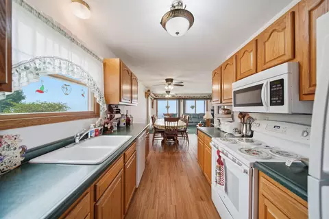 Kitchen - 14 Ackerson Lake Rd, Jackson, MI 49201 photo 1 of 2