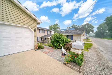 Exterior - 14 Ackerson Lake Rd, Jackson, MI 49201 photo 1 of 15