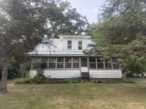 6443 E 4th St, White Cloud, MI 49349 photo 1