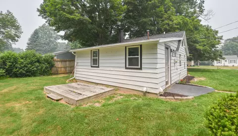 66 Smith St, Coldwater, MI 49036 photo 2