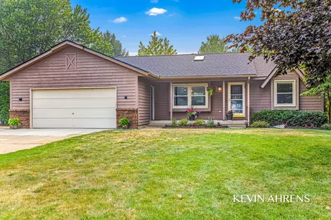 7368 Iron Dr, Hudsonville, MI 49426