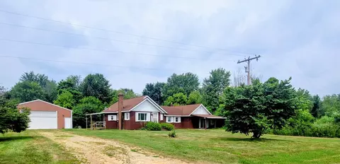 616 32nd St, Allegan, MI 49010