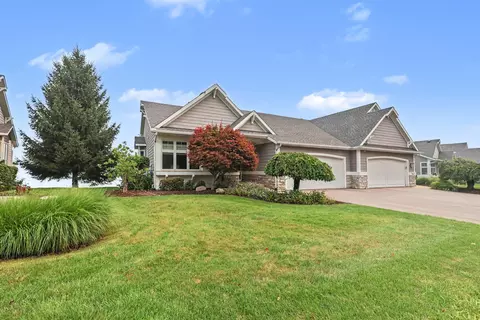 3861 Crystal Waters Ln NE #27, Grand Rapids, MI 49525
