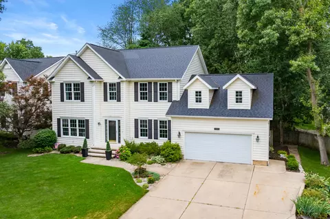7806 Wildberry Ct, Portage, MI 49024