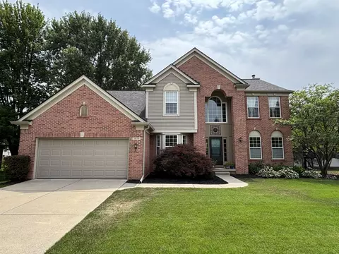 3870 Windwood Dr NE, Rockford, MI 49341