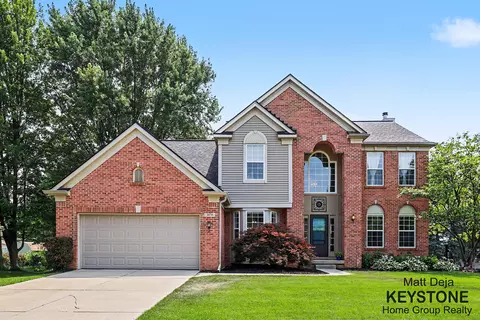 3870 Windwood Dr NE, Rockford, MI 49341