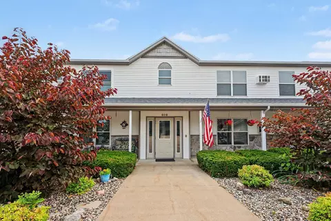 609 Trinity Dr #4, Caledonia, MI 49316